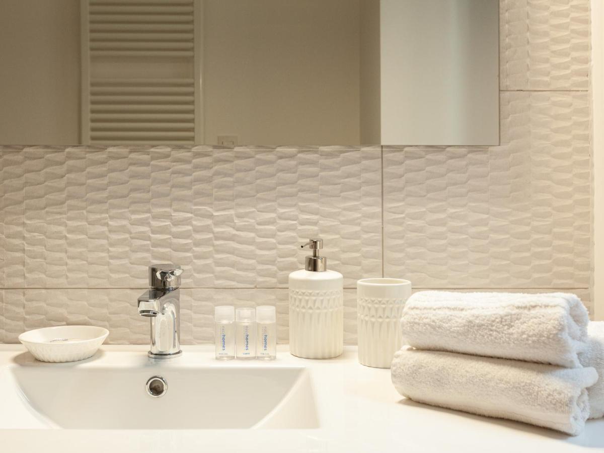 Easyhomes-Madonnina View Milan Bagian luar foto