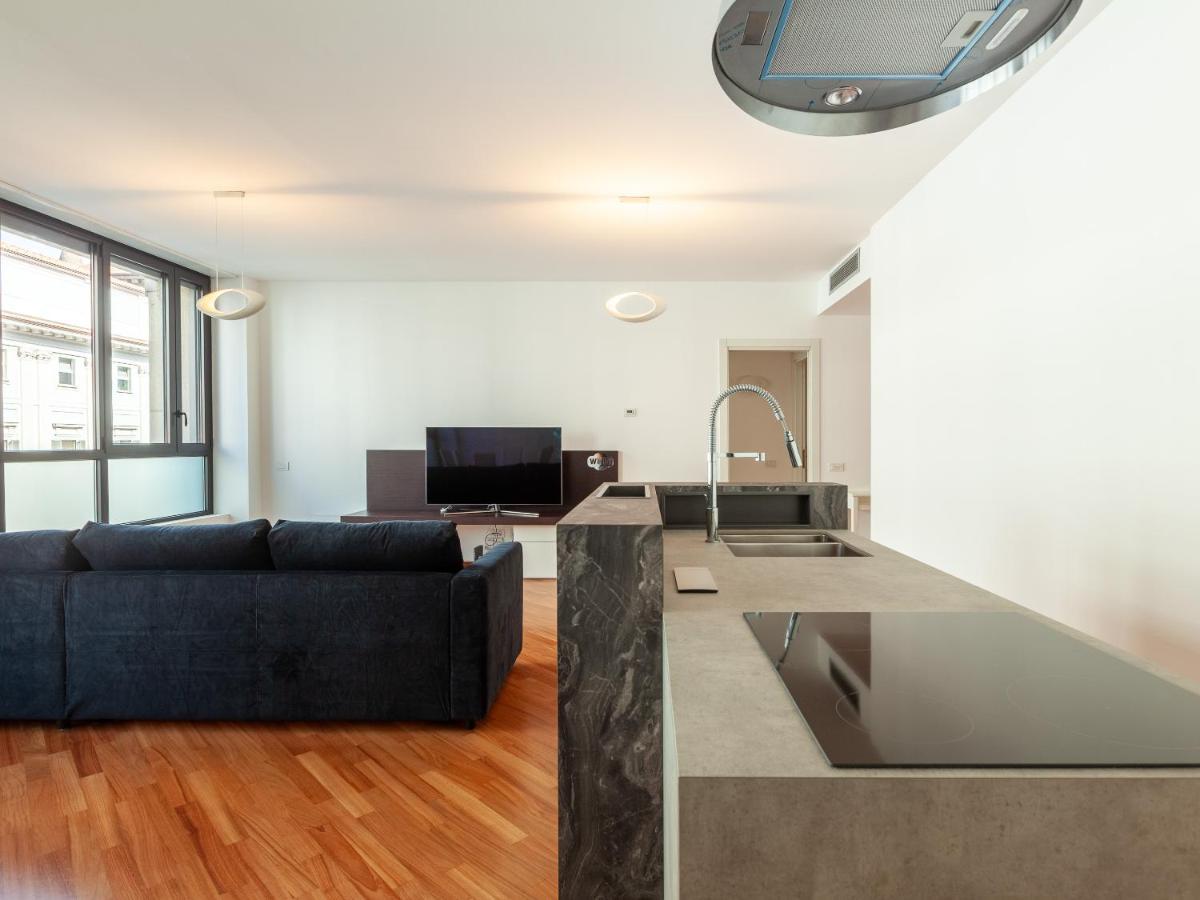 Easyhomes-Madonnina View Milan Bagian luar foto