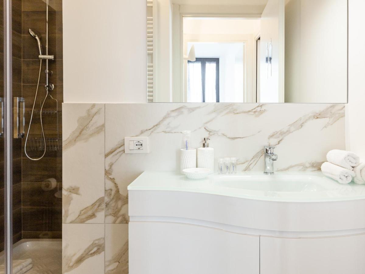 Easyhomes-Madonnina View Milan Bagian luar foto